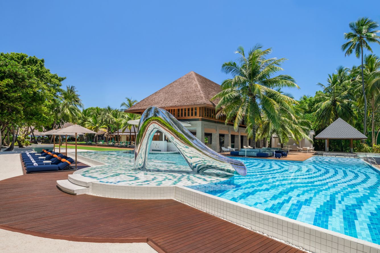 W Maldives寧靜島: 奢華浮潛島, 全新開幕 : 4/12-9/30入住4晚海上泳池別墅 每人100,000起